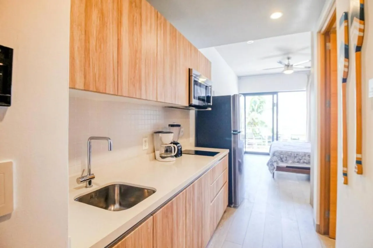 Quiet Studio 2 Blocks To The Beach Playa del Carmen Apartman